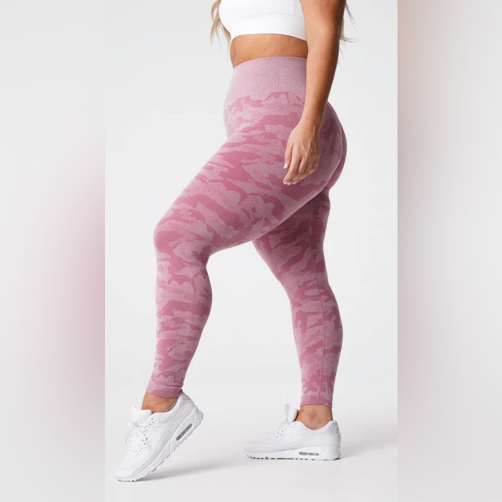 NVGTN Pastel Pink Camo Seamless Leggings, size L - Picture 4 of 11
